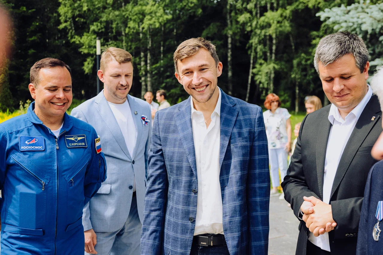 Будущее за космосом и шахматами!
