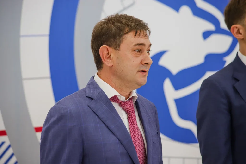 На алехинской земле открылся клуб Сергея Карякина