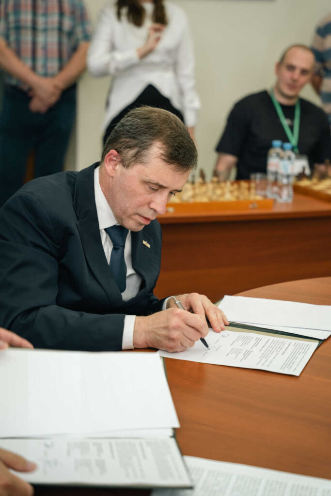 Подписание Соглашения с Всероссийским обществом инвалидов и сеанс одновременной игры Сергея Карякина, Москва, 22.07.2026