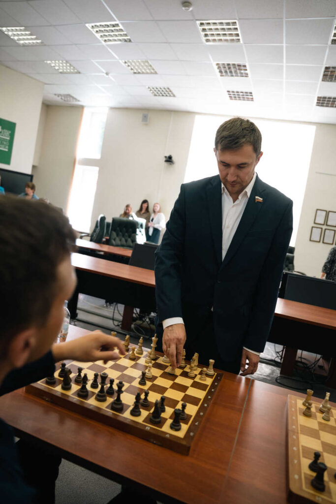 Подписание Соглашения с Всероссийским обществом инвалидов и сеанс одновременной игры Сергея Карякина, Москва, 22.07.2026