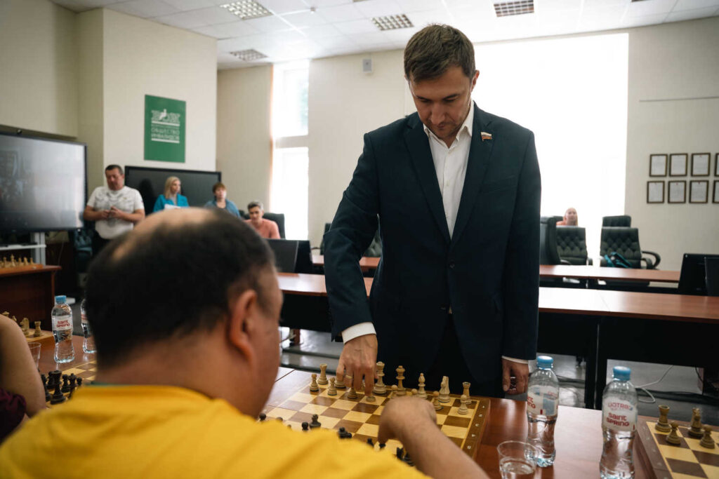 Подписание Соглашения с Всероссийским обществом инвалидов и сеанс одновременной игры Сергея Карякина, Москва, 22.07.2026