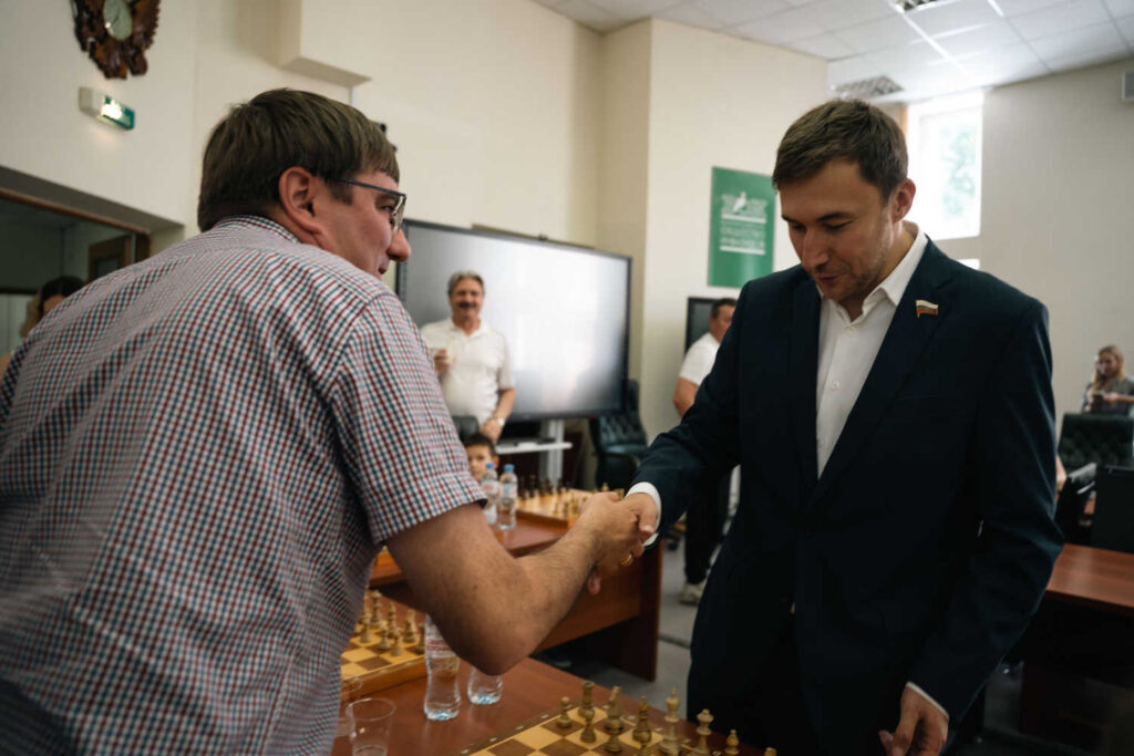 Подписание Соглашения с Всероссийским обществом инвалидов и сеанс одновременной игры Сергея Карякина, Москва, 22.07.2026