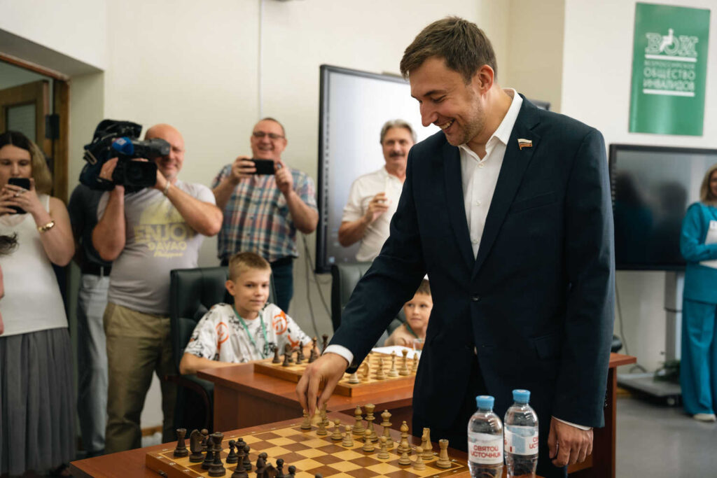 Подписание Соглашения с Всероссийским обществом инвалидов и сеанс одновременной игры Сергея Карякина, Москва, 22.07.2026