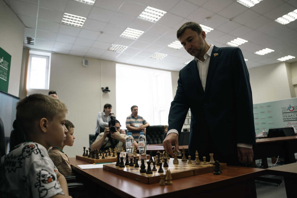 Подписание Соглашения с Всероссийским обществом инвалидов и сеанс одновременной игры Сергея Карякина, Москва, 22.07.2026