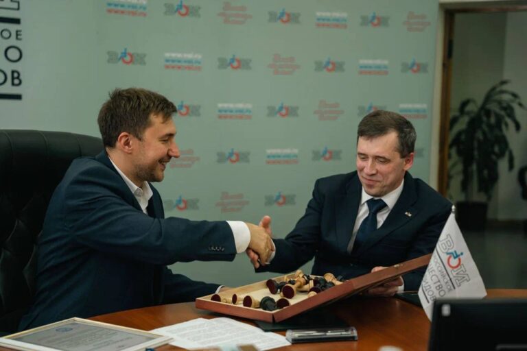 Шахматы без проигравших: в Москве состоялся уникальный турнир с гроссмейстером Сергеем Карякиным