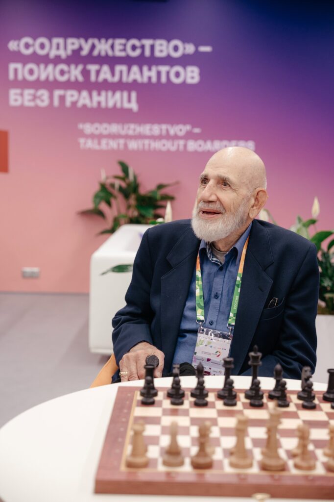 Шахматная гостиная Сергея Карякина на Международном фестивале молодежи в Лаунже почетных гостей ПСБ, Екатеринбург, 15.09.2026