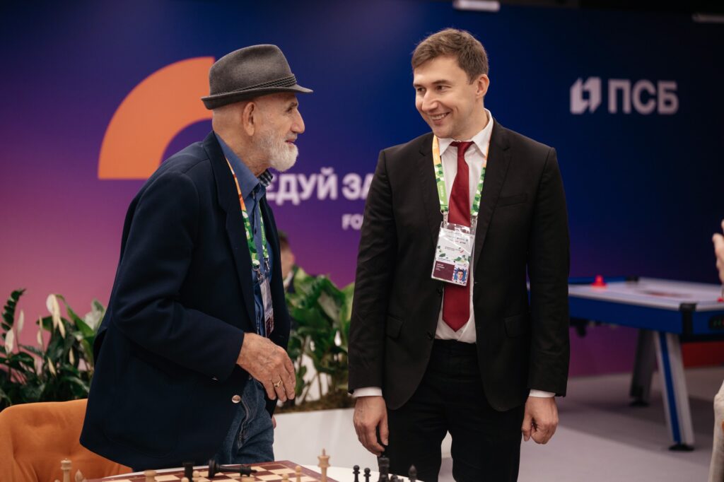 Шахматная гостиная Сергея Карякина на Международном фестивале молодежи в Лаунже почетных гостей ПСБ, Екатеринбург, 15.09.2026