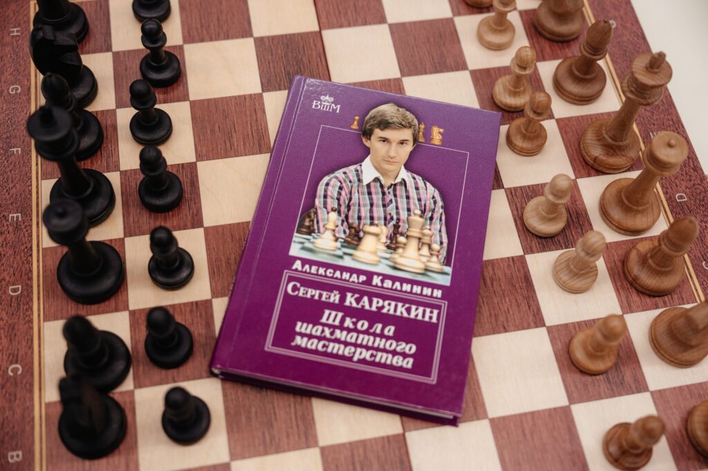 Шахматная гостиная Сергея Карякина на Международном фестивале молодежи в Лаунже почетных гостей ПСБ, Екатеринбург, 15.09.2026
